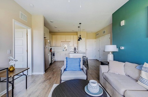 Kenton Apartment | Landing | Beautiful 2BD, Yoga Studio, Gym