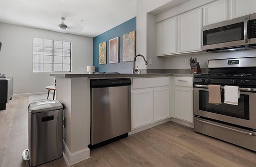 Rhodes Ranch Apartment | Landing | Chic 1BD, Gym, Clubhouse
