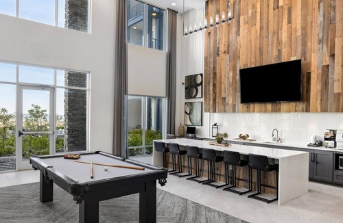 Covington Apartment | Landing | Modern 1BD, Gym, Pool