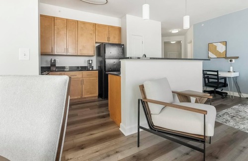 Frederick Apartment | Landing | Stunning 2BD, Pool, Gym