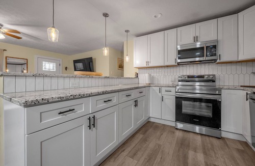 Lexington House | Large 4BR Ranch: Family & Group Friendly