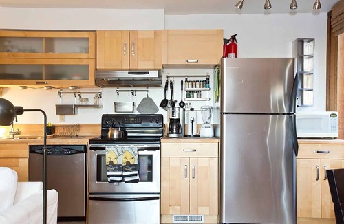 Berkeley Apartment | Large Deck View Condo, Above Uc's Memorial Stadium In Berkeley