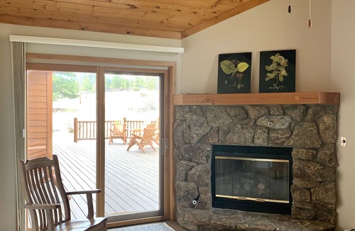 Estes Park House | Large Mountain home with HOT TUB, arcade, frisbee golf, and more!