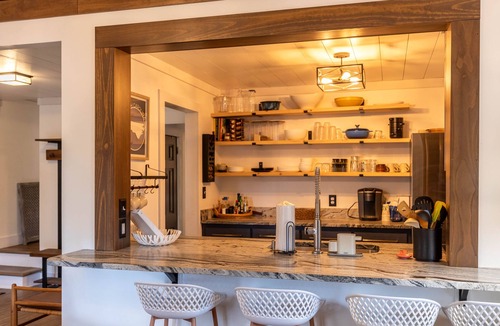 Newland House | Lark Hollow - Pet Friendly Cottage with Hot Tub near Banner Elk