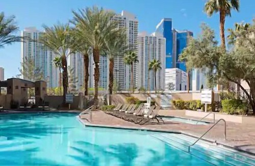Las Vegas Apartment | Las Vegas | Desert Escape | Resort Pool & Near Strip