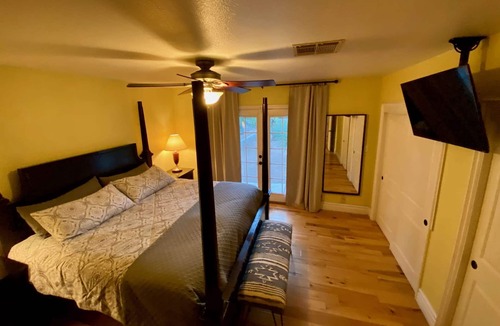 Las Vegas House | Las Vegas Pool House! Ranch Home With Salt Pool and High Speed Internet Close Drive to Strip.