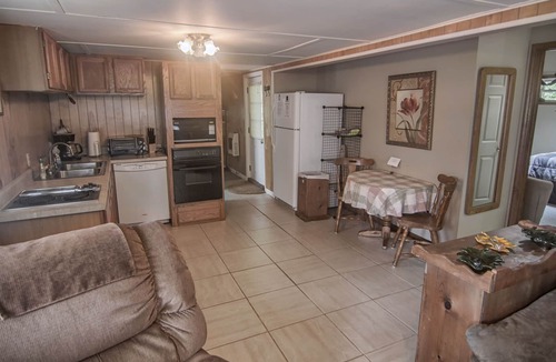 Bakersville Cottage | Laurel Creek Cottage -Creekside/Near Roan Mountain (rate includes cleaning fee)