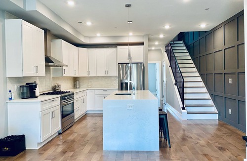 Trinidad House | Lavish Penthouse with Private Rooftop+Views of Capitol&Monument+Parking