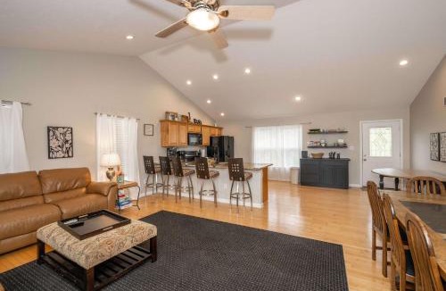 Williamstown House | Lazy Days Waterfront for 12