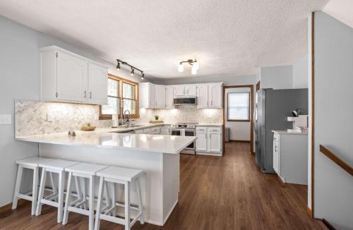 Burlington House | Legacy Farm Retreat Cozy Stay