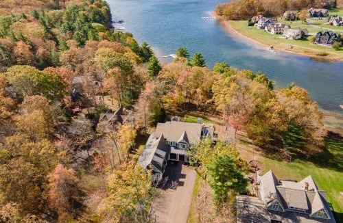 Waterfront Greens House | Let the Good Times Roll