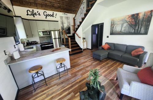 Brevard House | Life's Good Retreat Bear Cottage