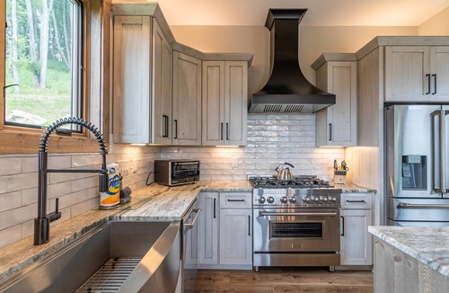 Banner Elk House | Livin' Lodge at Eagles Nest - Hot tub, Views, Pool table, Pet Friendly!