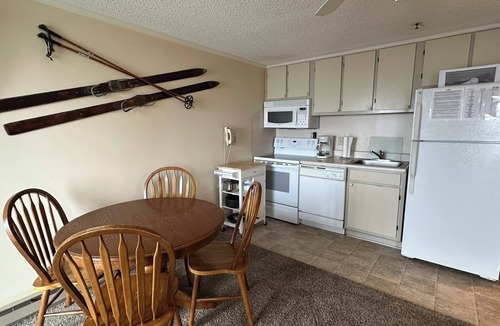 Edray Condo | Located At Ballhooter Lift- Easy Access to the Mountain/Village
