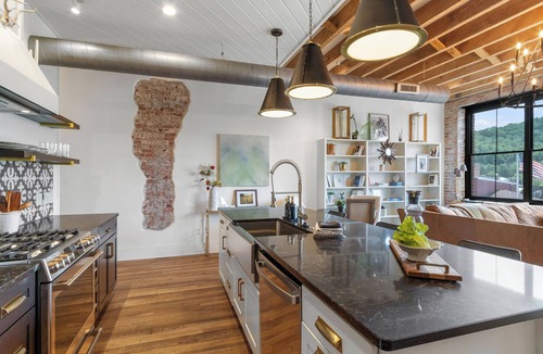 Burnsville Condo | Lofty Expectations-Industrial Chic 2BR · Downtown Burnsville · Walk 2 Everything