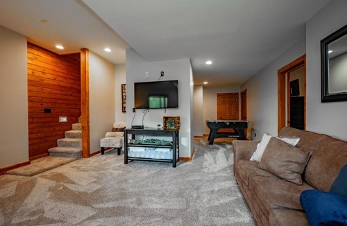 Thayerville House | Log Retreat