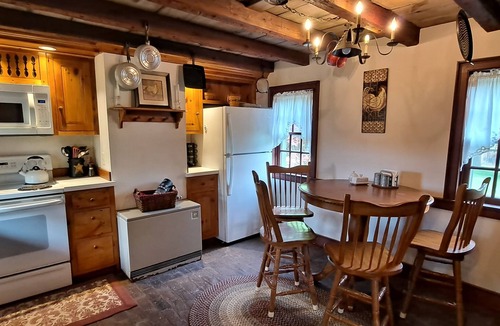 Porters Sideling House | Loghouse near the Lake