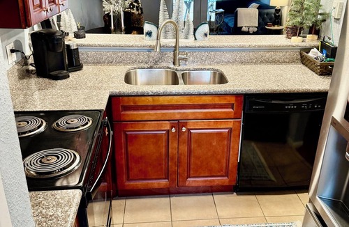 Nassau Bay Condo | Long term -Cozy Home 2BR 1.5B by Space Center