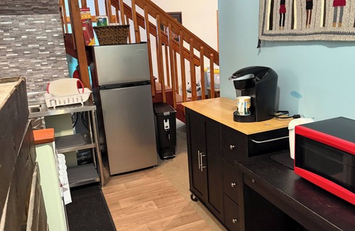 Seward Apartment | Long-Term Friendly Studio Suite: 2-Queen Beds w/Private Entrance & Kitchenette