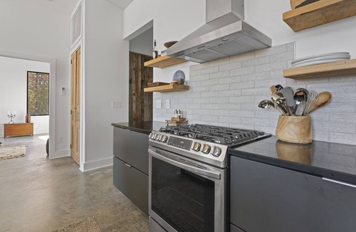 Lenoir House | Lost Ridge | Modern Luxury Home, Stunning Mountain Views, Perfect for couples!