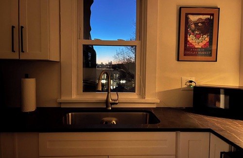 Columbia-Tusculum House | Lovely 2nd FL home w/view. 5miles to Downtown- In historical Columbia Tusculum.