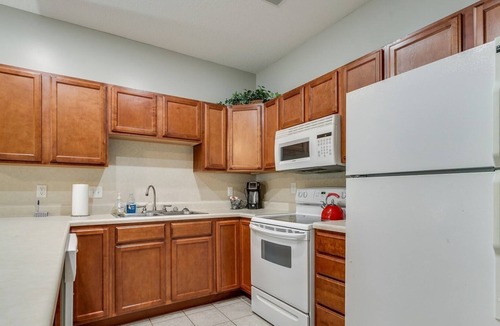 Johnson City House | Lovely home / Great Location - 2 bd, 2 bath, 1 car garage. No smoking. No pets.