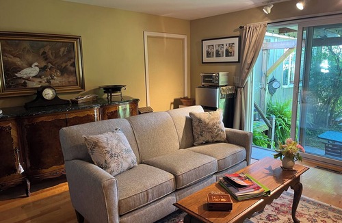 Dover House | Lovely Waterfront Suite near Portsmouth