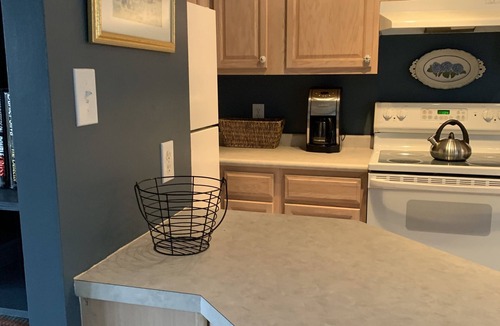 Bakersville Cottage | Lucy's Cottage has Exceptional views of the Blue Ridge Mountains!