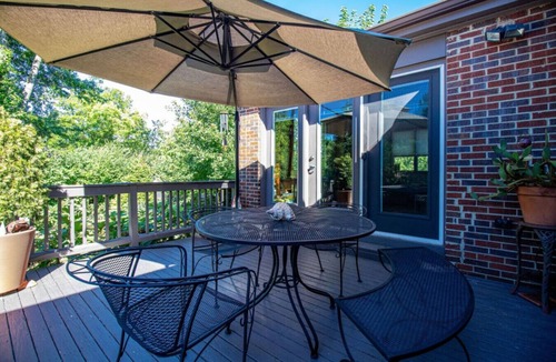 Anderson Township House | Lush Fenced Back Yard | Lush Yard | Birdwatching | Fire Pit | Hammock