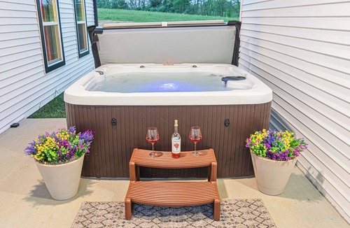 Perry Park House | LUX Farmhouse on Bourbon Trail! Hot tub, Game Room, Firepit, Private, 5-Acres
