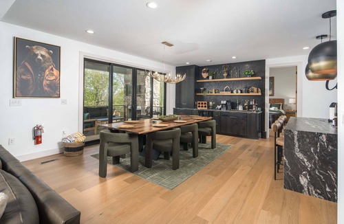 Elk Park House | Luxe Eagles Nest Home: 3-Tier Deck, Hot Tub, Fire Pit & Sunset Views!