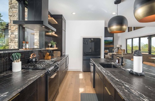 Elk Park House | Luxe Eagles Nest Home: 3-Tier Deck, Hot Tub, Fire Pit & Sunset Views!