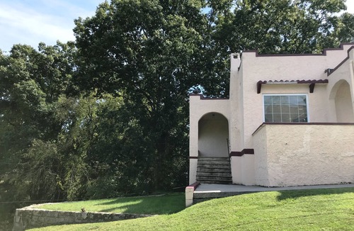 Summerlee Villa | Luxe Executive Villa near New River Gorge Nat’l Park for Work & Recreation