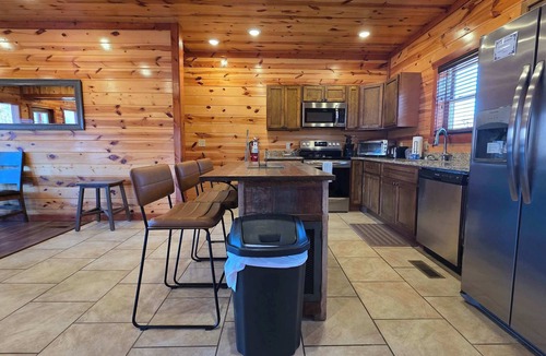 Chalet Village North Cabin | Luxe Sister Cabins, Sleeps 24, Pool, Hot Tub, Games