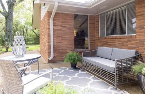 East Memphis House | Luxurious Accommodations Await You Here