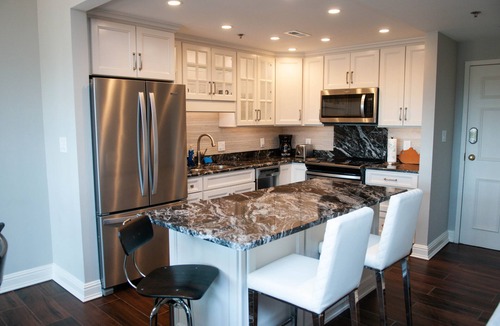 Downtown Condo | Luxurious downtown office, walk to Rupp Arena