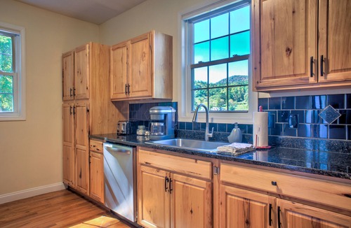 Asheville House | Luxury 3-King Retreat w/Hot Tub, Games, Mountain Views & Biltmore Pass - 15 Min