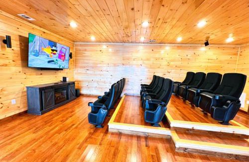 Chalet Village North Ski Chalet | Luxury 4 BDR, Breathtaking Views, Theater, EVC