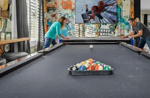 Highland Hills House | Luxury and Harmony in a 6BR Dream Villa; Pool, Hot Tub, Game room, Near the Las Vegas Strip