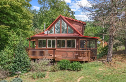 Vein Mountain Cabin | Luxury Cabin 45 Min to Asheville |Hot Tub|Fire pit