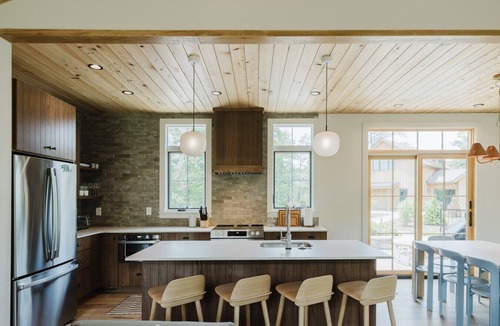 Old Fort House | Luxury Cabin | Hot Tub + Trail Access