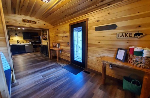 Wellington Cabin | Luxury Cabin: Hot Tub, Bunk/Gameroom @CaveRunLake