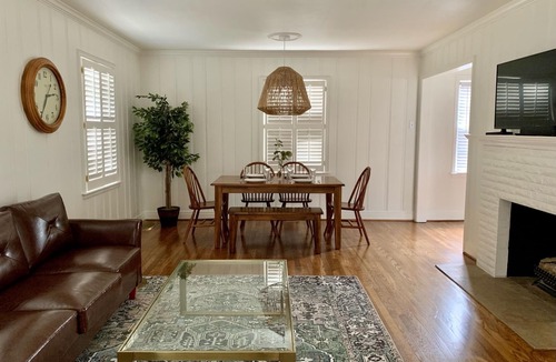 Chevy Chase House | Luxury Chevy Chase Cottage - close to UK