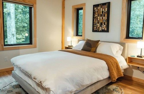 Brevard Cottage | Luxury Cottage, Estate Property, Walk to Downtown, Pet Friendly