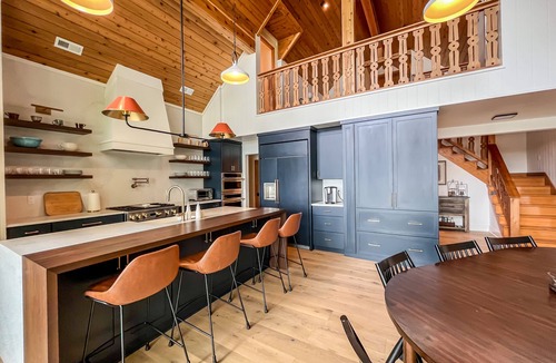 Oakland House | Luxury Expansive Lakefront, Newly Renovated!