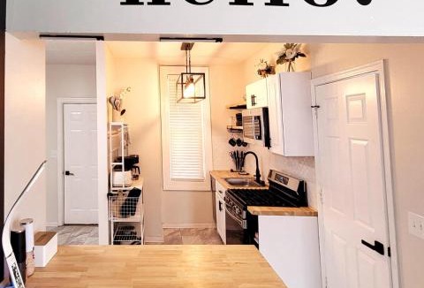 Dayton House | Luxury Hot Tub GEM at Cincinnati Downtown and Newport City Center