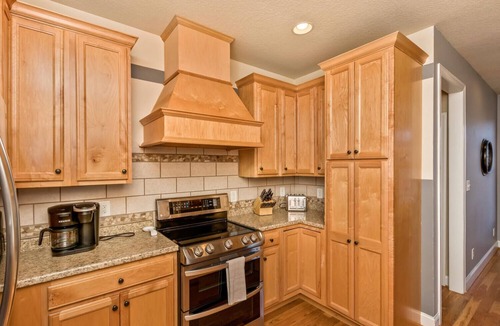Lake Lure House | Luxury in Rumbling Bald Resort ~ WiFi ~ Community Beach, Pool, Golf and more