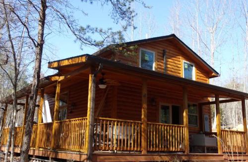 Rutherfordton House | Luxury Loft Cabin 5 miles to TIEC for the Equestrian Internationl Games