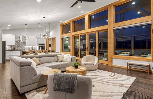 Banner Elk House | Luxury Mtn Home | Grandfather Mtn Views | Hot tub | Close to skiing