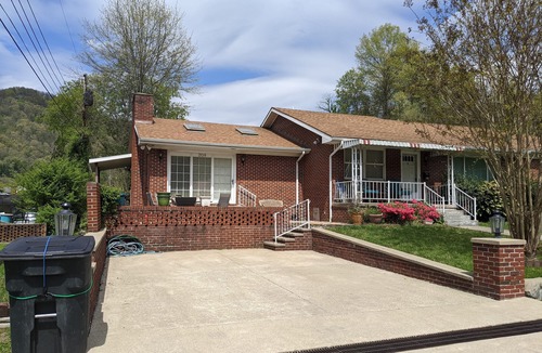 South Williamson House | Luxury Rental For Professionals and Families